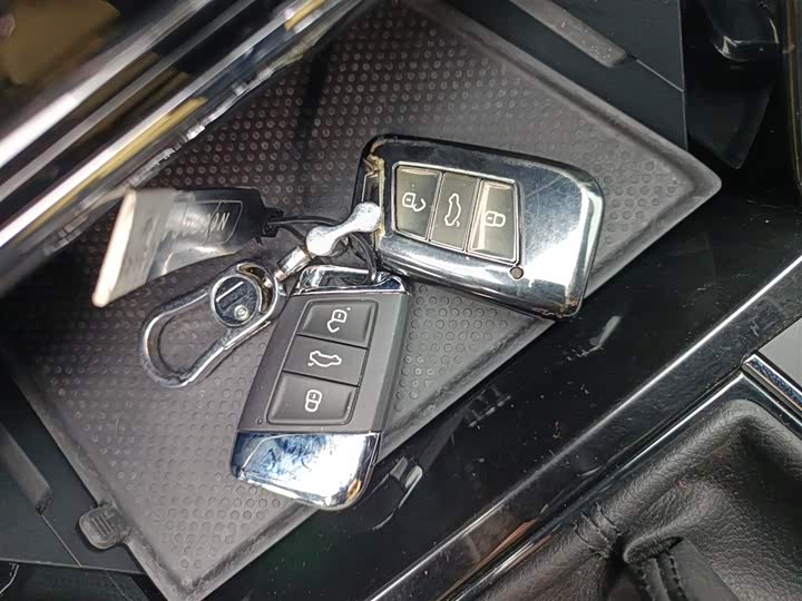 Фото 9 - Volkswagen Passat