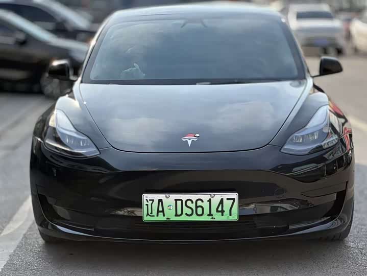 Фото 2 - Tesla Model 3