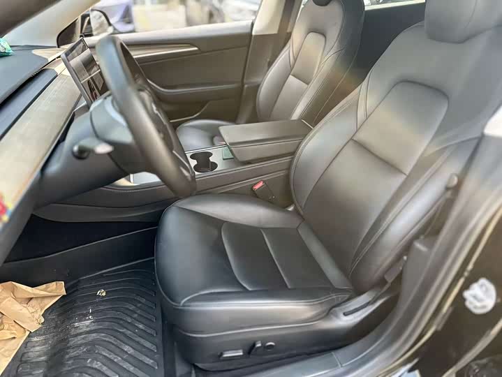 Фото 4 - Tesla Model 3