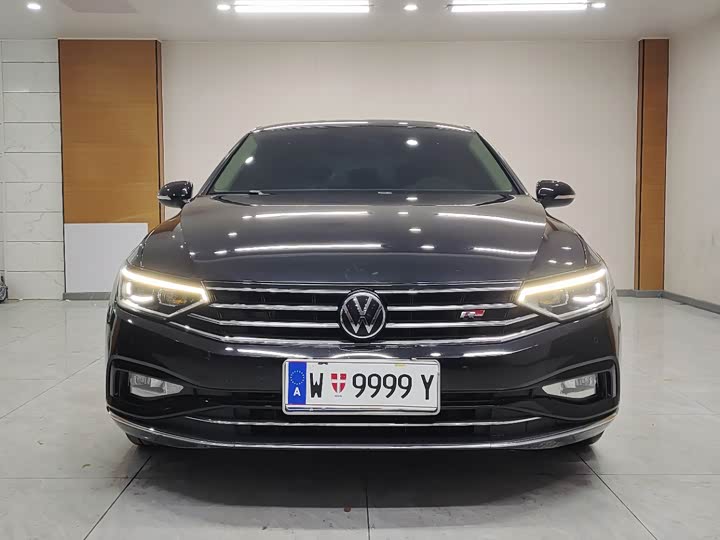 Фото 2 - Volkswagen Magotan