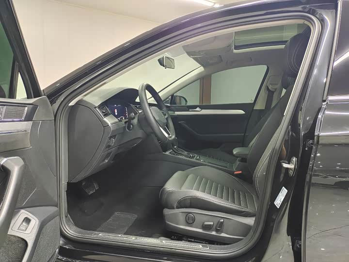 Фото 7 - Volkswagen Magotan