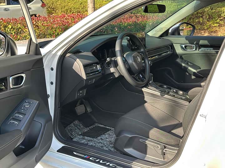 Фото 4 - Honda Civic