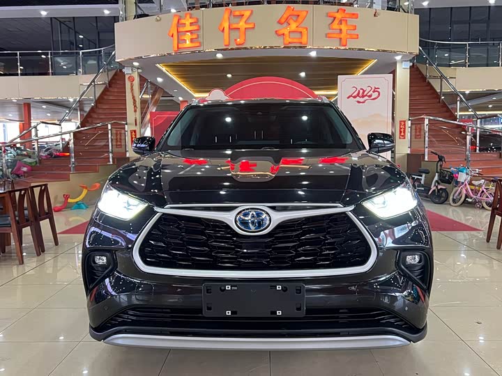 Фото 2 - Toyota Highlander