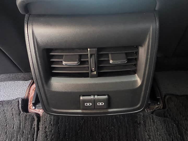 Фото 8 - Toyota Avalon