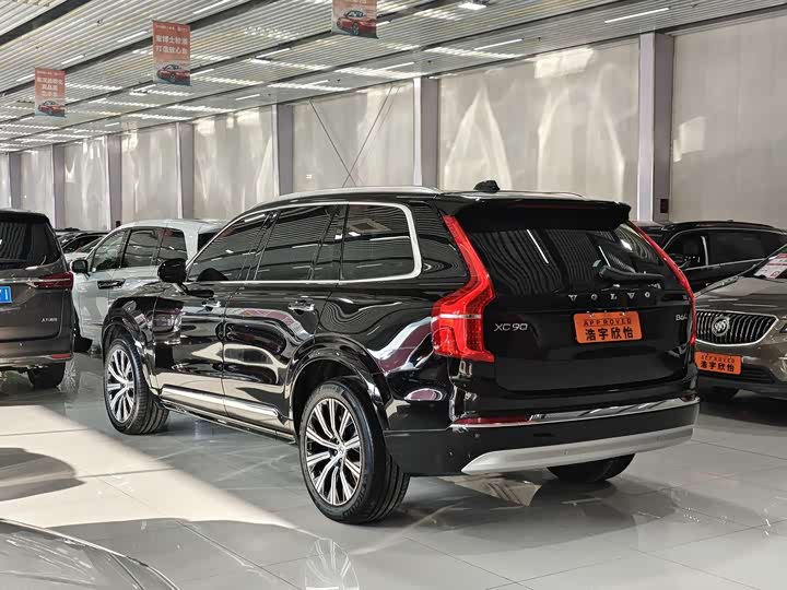 Фото 4 - Volvo XC90