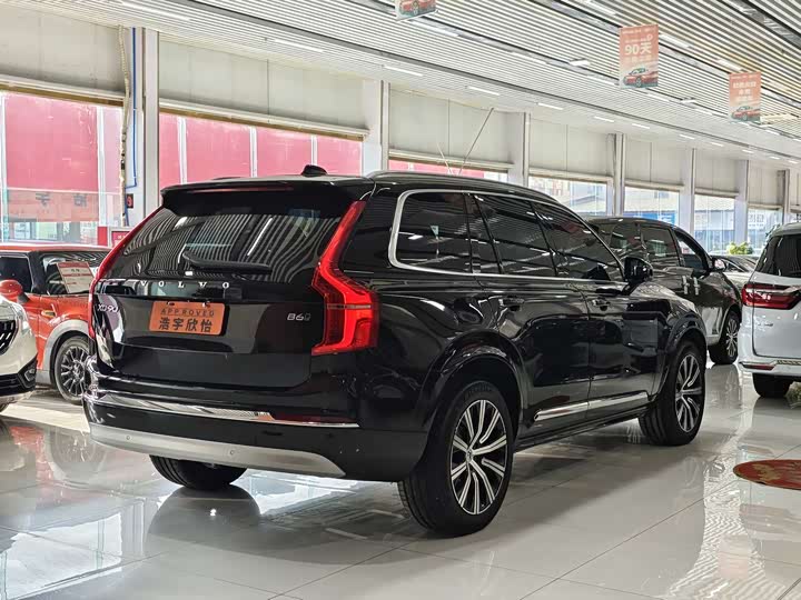 Фото 6 - Volvo XC90