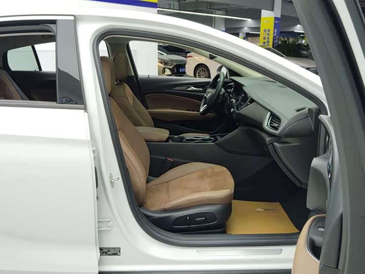 Фото 8 - Buick Regal