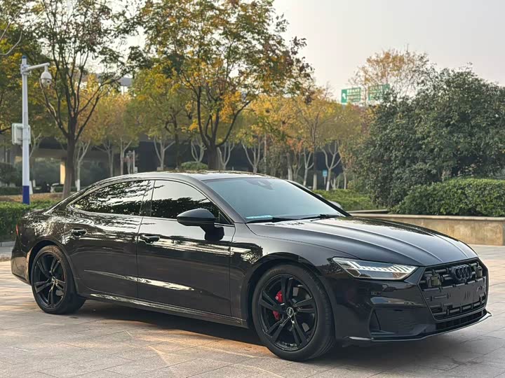 Фото 3 - Audi A7L