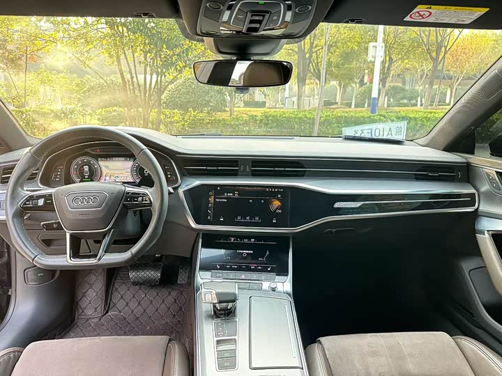 Фото 5 - Audi A7L