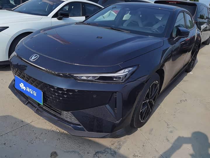 Фото 1 - Changan UNI-V Hybrid