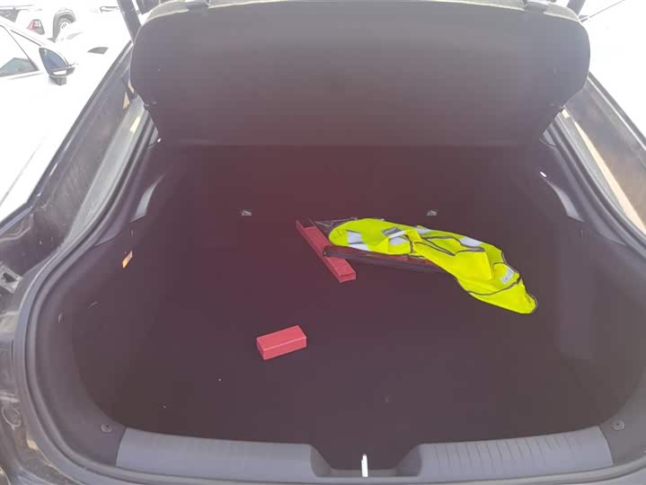 Фото 4 - Changan UNI-V Hybrid