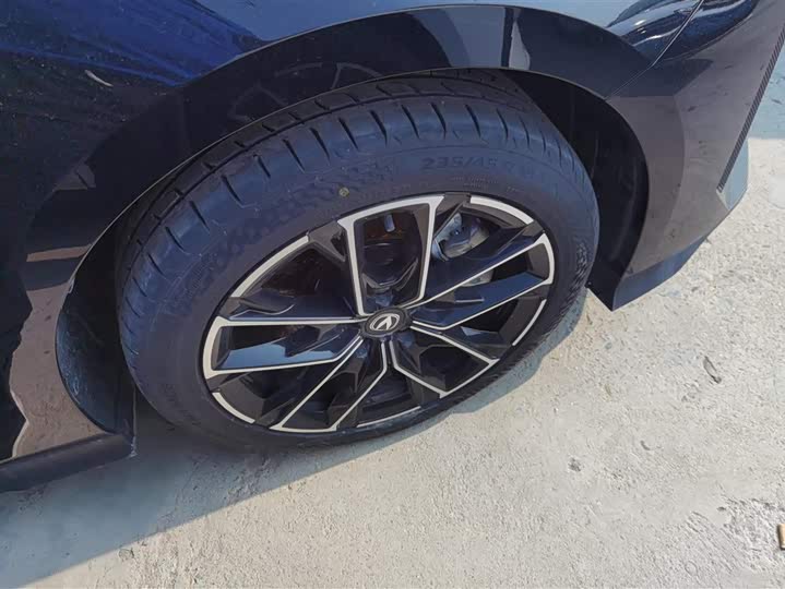 Фото 6 - Changan UNI-V Hybrid