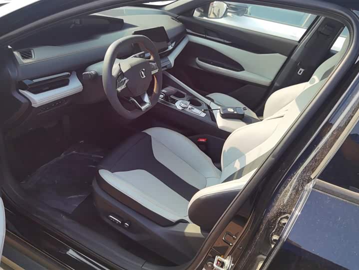 Фото 9 - Changan UNI-V Hybrid