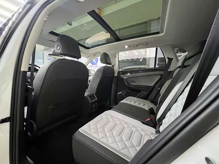 Фото 7 - Volkswagen Tayron