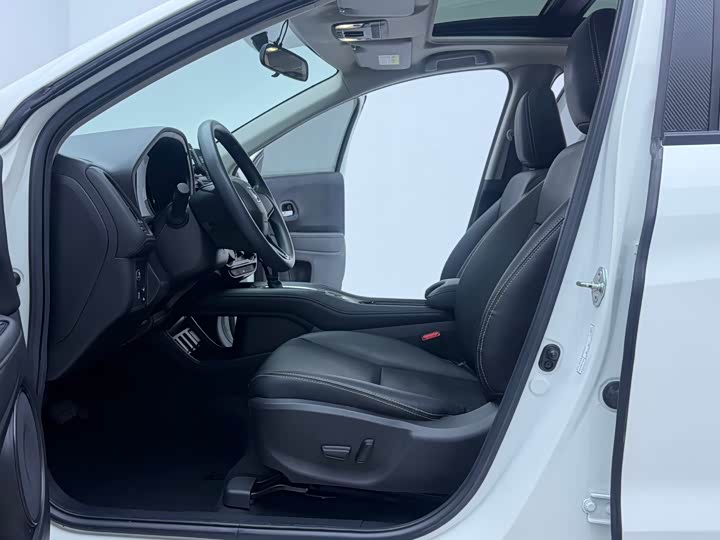 Фото 4 - Honda Vezel