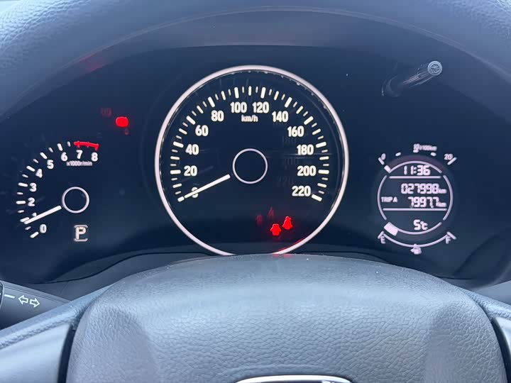 Фото 8 - Honda Vezel