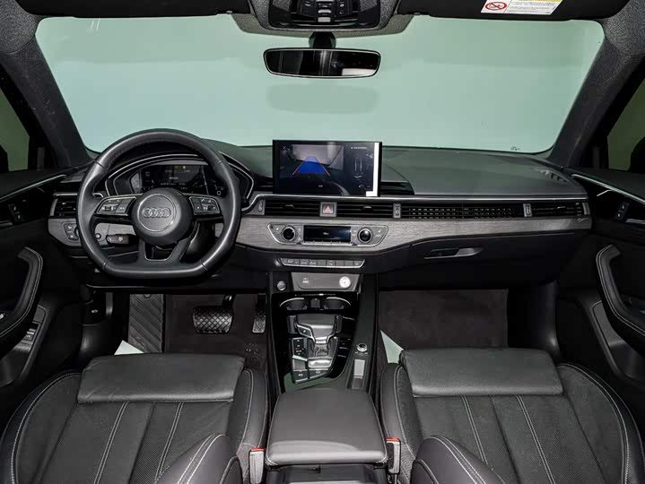 Фото 6 - Audi A4L