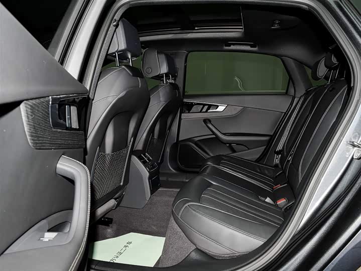 Фото 7 - Audi A4L