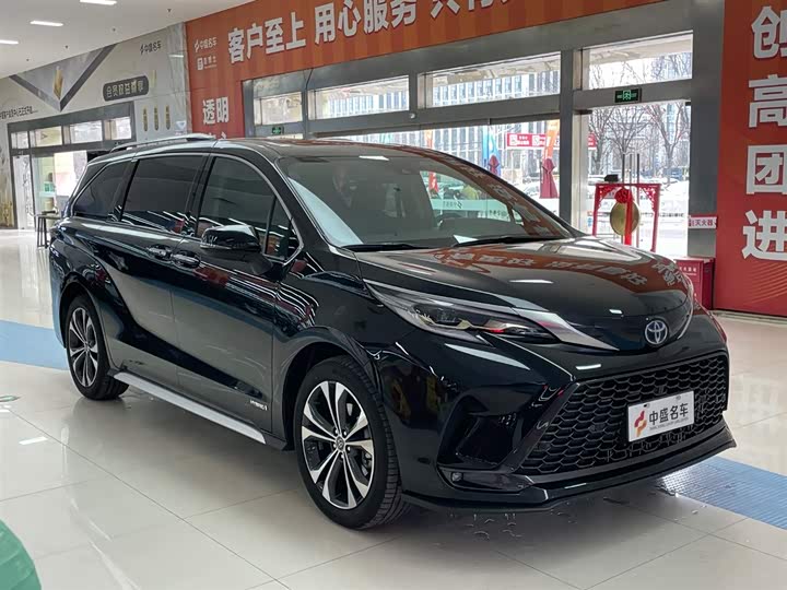 Фото 3 - Toyota Granvia