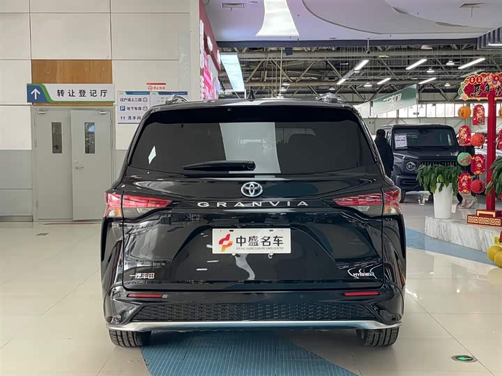 Фото 6 - Toyota Granvia