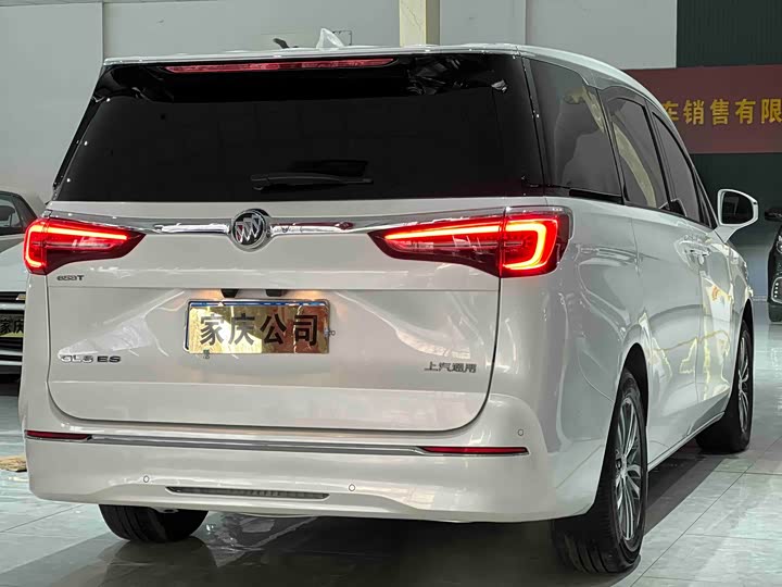 Фото 6 - Buick GL8 ES