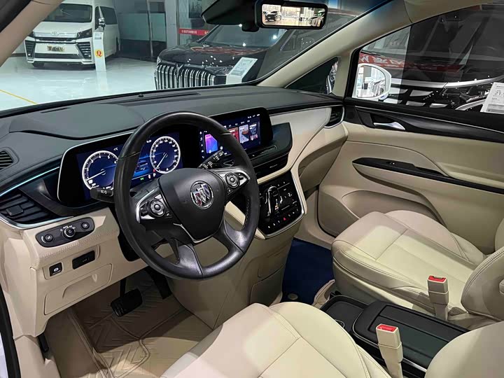 Фото 7 - Buick GL8 ES