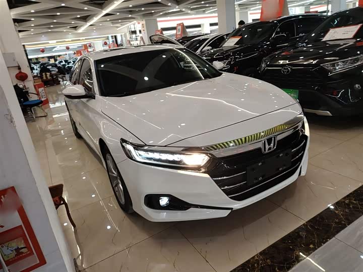 Фото 4 - Honda Accord