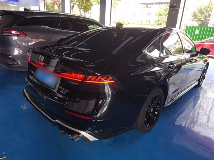 Фото 7 - Honda Accord