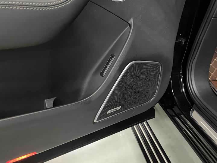 Фото 9 - Hongqi HS7