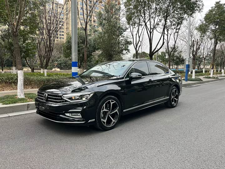 Фото 1 - Volkswagen Magotan