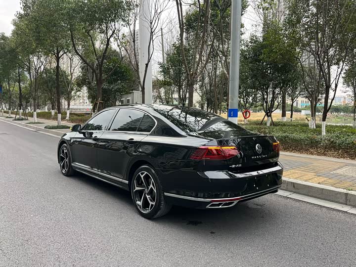 Фото 5 - Volkswagen Magotan