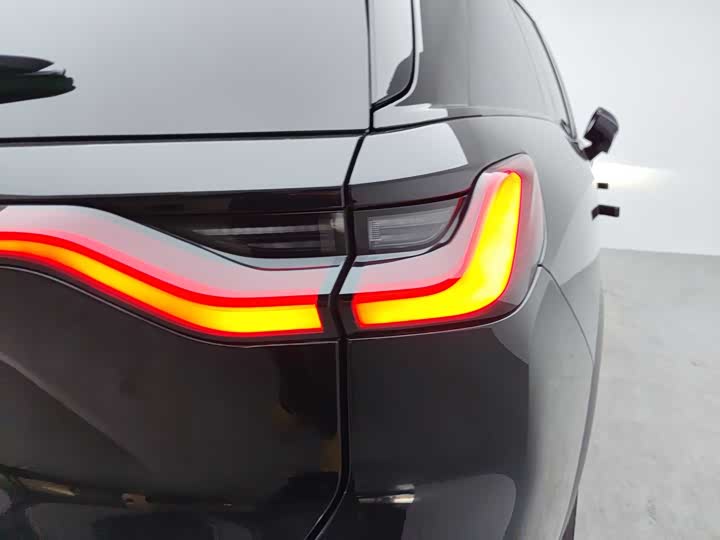 Фото 7 - Nio ES8