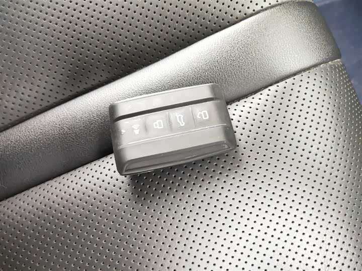 Фото 9 - Tank 300