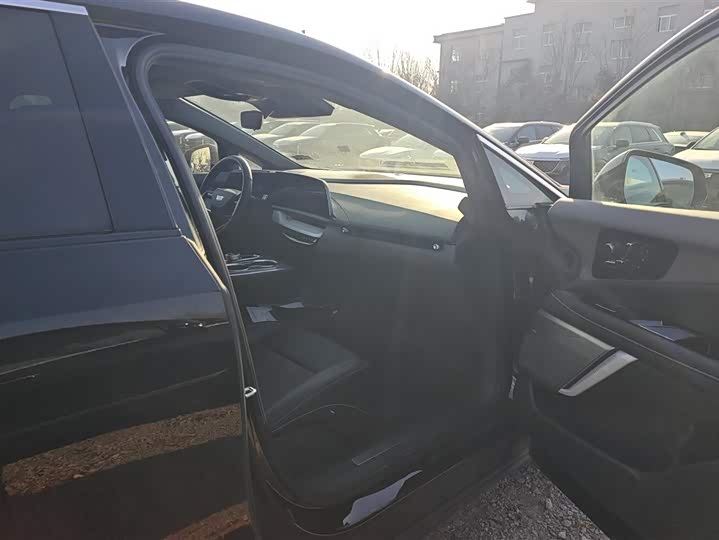 Фото 8 - Cadillac Optiq