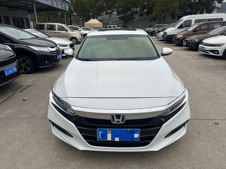 Фото 2 - Honda Accord