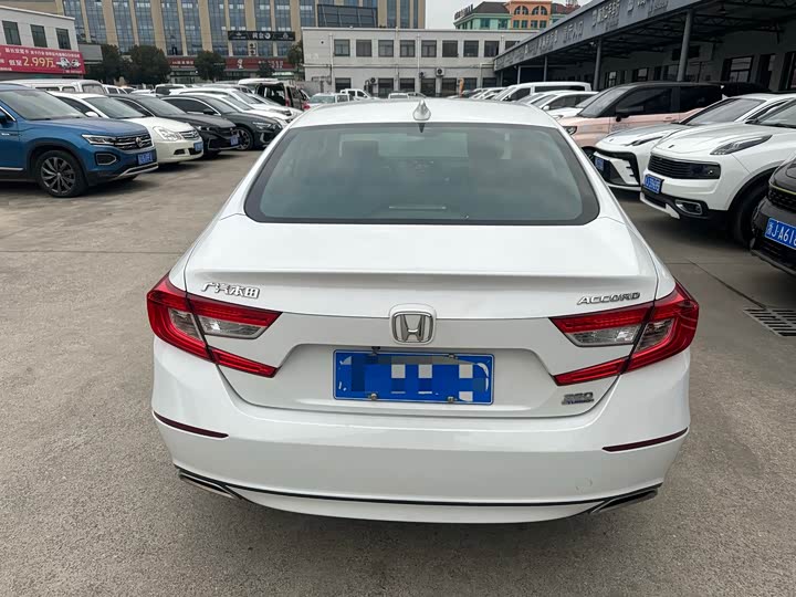 Фото 5 - Honda Accord