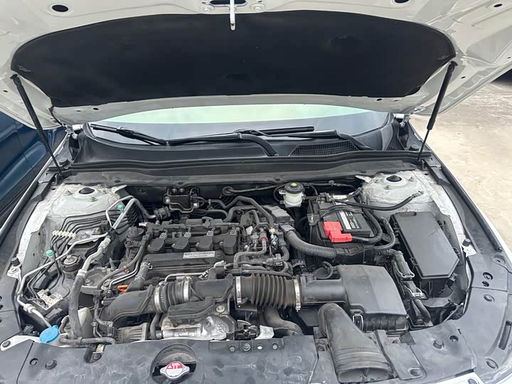 Фото 8 - Honda Accord