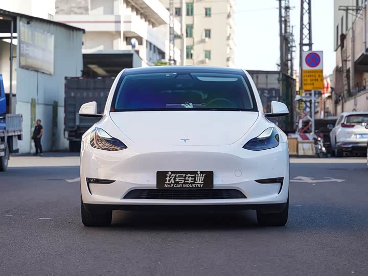 Фото 2 - Tesla Model Y