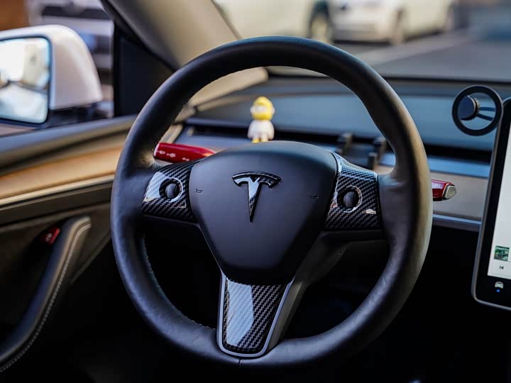 Фото 9 - Tesla Model Y