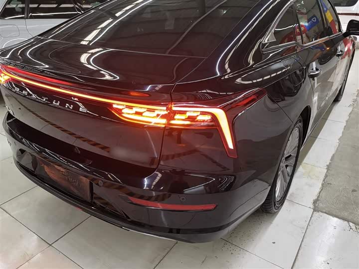 Фото 8 - Bestune B70