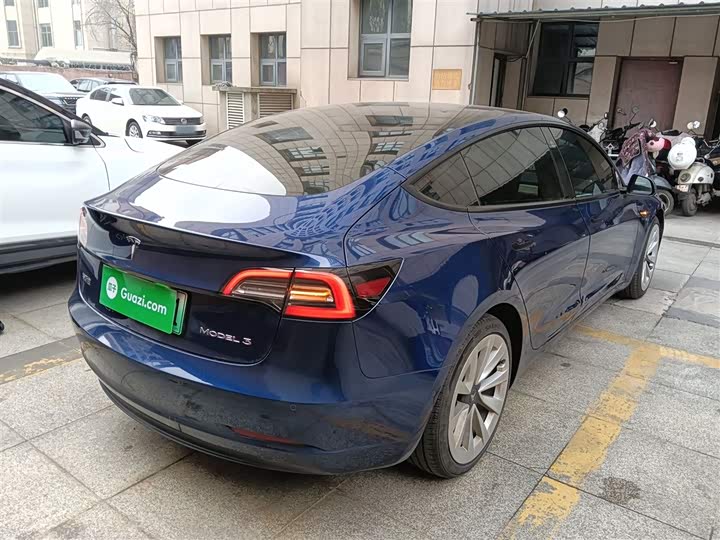 Фото 7 - Tesla Model 3