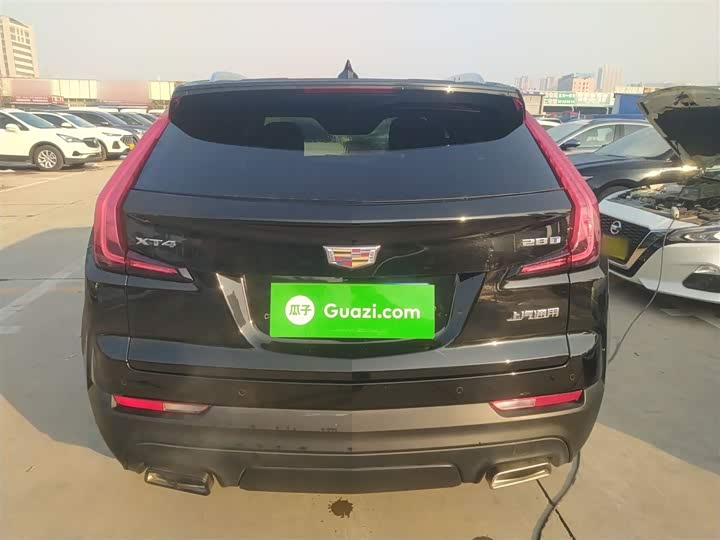 Фото 6 - Cadillac XT4