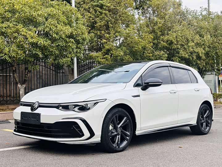 Фото 1 - Volkswagen Golf