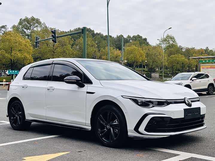 Фото 2 - Volkswagen Golf