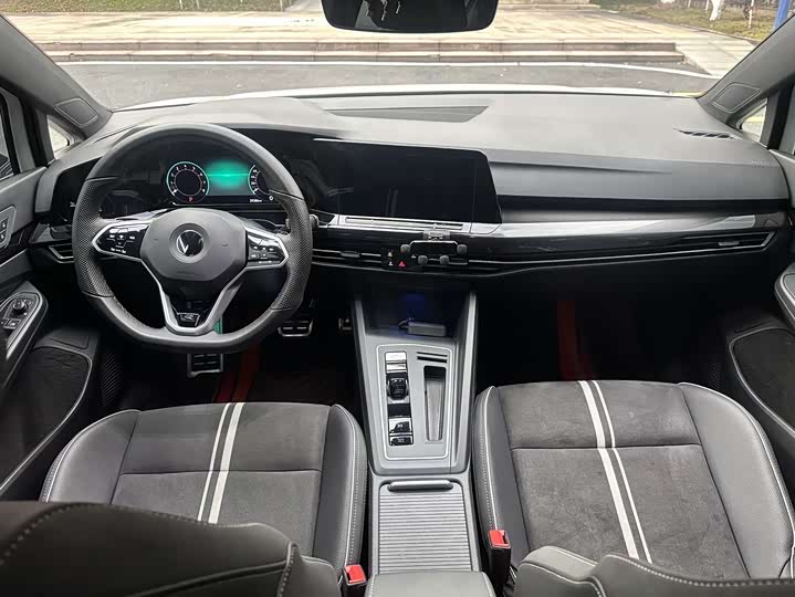 Фото 9 - Volkswagen Golf