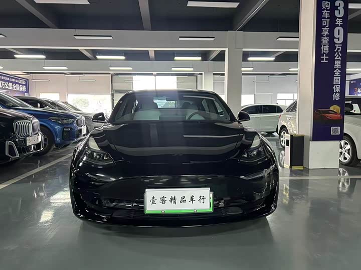 Фото 2 - Tesla Model 3