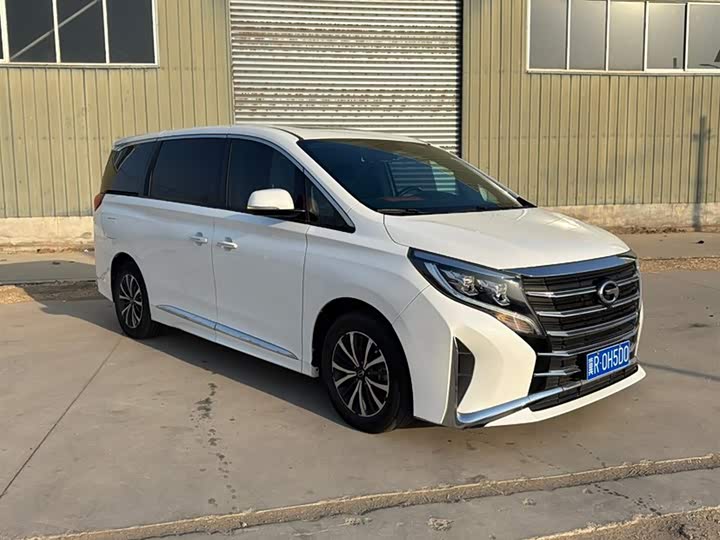 Фото 2 - GAC Trumpchi M8