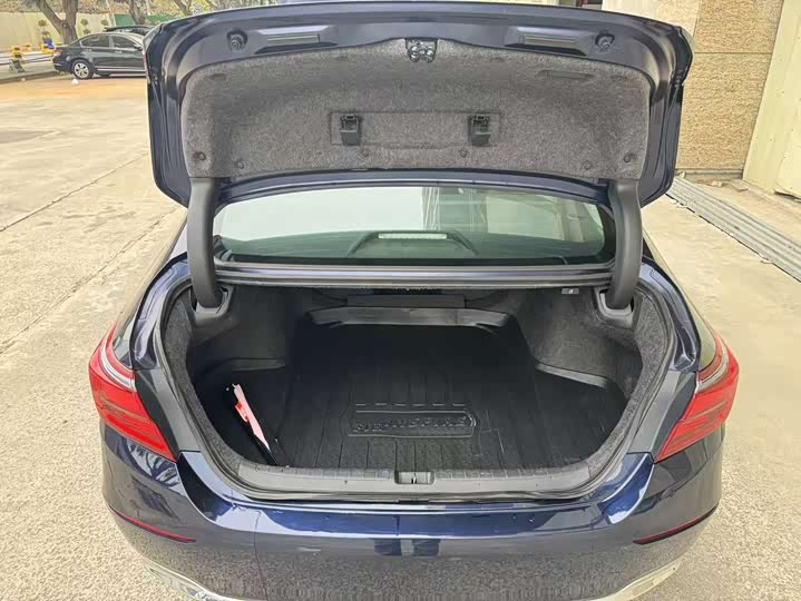 Фото 7 - Honda Inspire