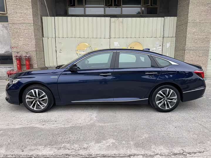 Фото 8 - Honda Inspire