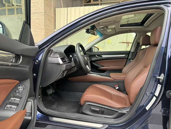 Фото 9 - Honda Inspire